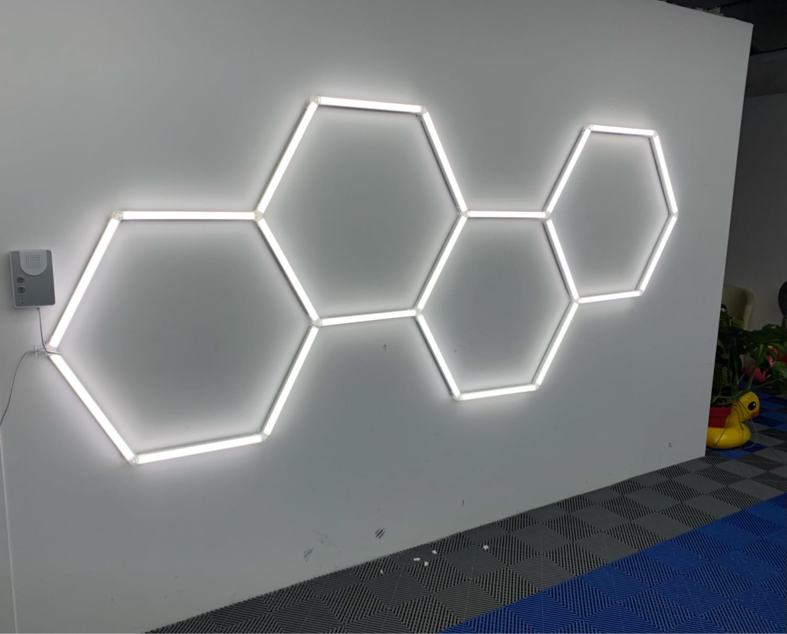 Set kit led nido d'ape 4 esagoni - immagine 3