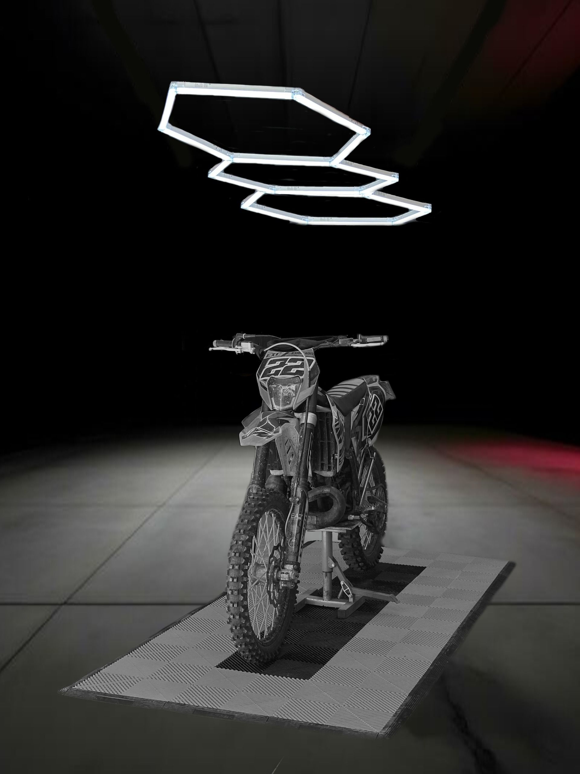 POSTAZIONE MOTO PAVIMENTAZIONE E LED NIDO D'APE GRIGIO