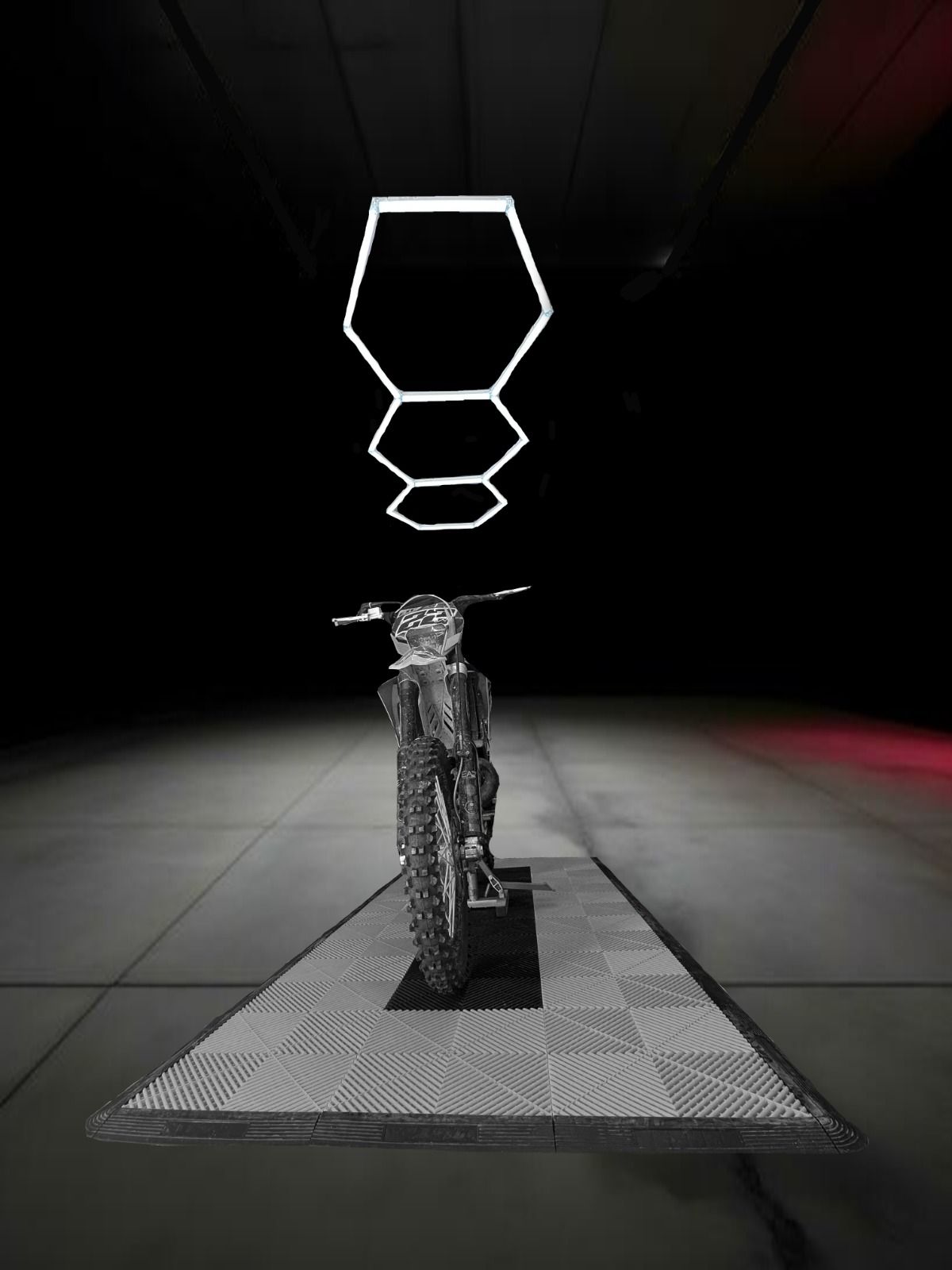POSTAZIONE MOTO PAVIMENTAZIONE E LED NIDO D'APE GRIGIO - immagine 2